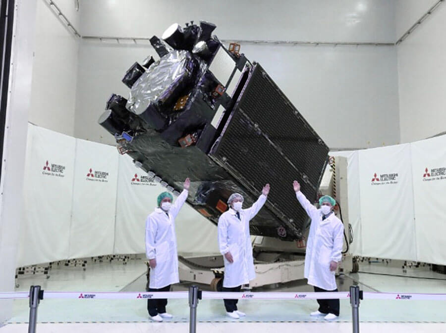 <p>De 4,9 toneladas, Michibiki-6 es el sexto satélite desarrollado por la industria espacial japonesa para obtener señales complementarias y datos de corrección con los que aumentar la precisión del GPS en el Indo-Pacífico - PHOTO/JAXA-Melco</p>