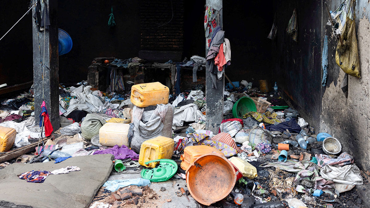 Vista del pabellón de mujeres destruido en la prisión central de Munzenze, donde las prisioneras murieron en la fuga y el incendio mientras otras escaparon cuando la ciudad fue tomada por los rebeldes del M23, en Goma, Kivu del Norte, República Democrática del Congo, el 10 de febrero de 2025 - REUTERS/ ARLETTE BASHIZI