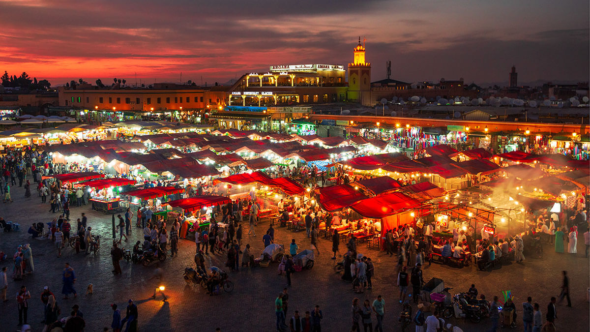 Plaza de Jemaa el Fna en Marrakech, Marruecos - <a data-cke-saved-href="https://depositphotos.com/es/?/" href="https://depositphotos.com/es/?/">Depositphotos</a>