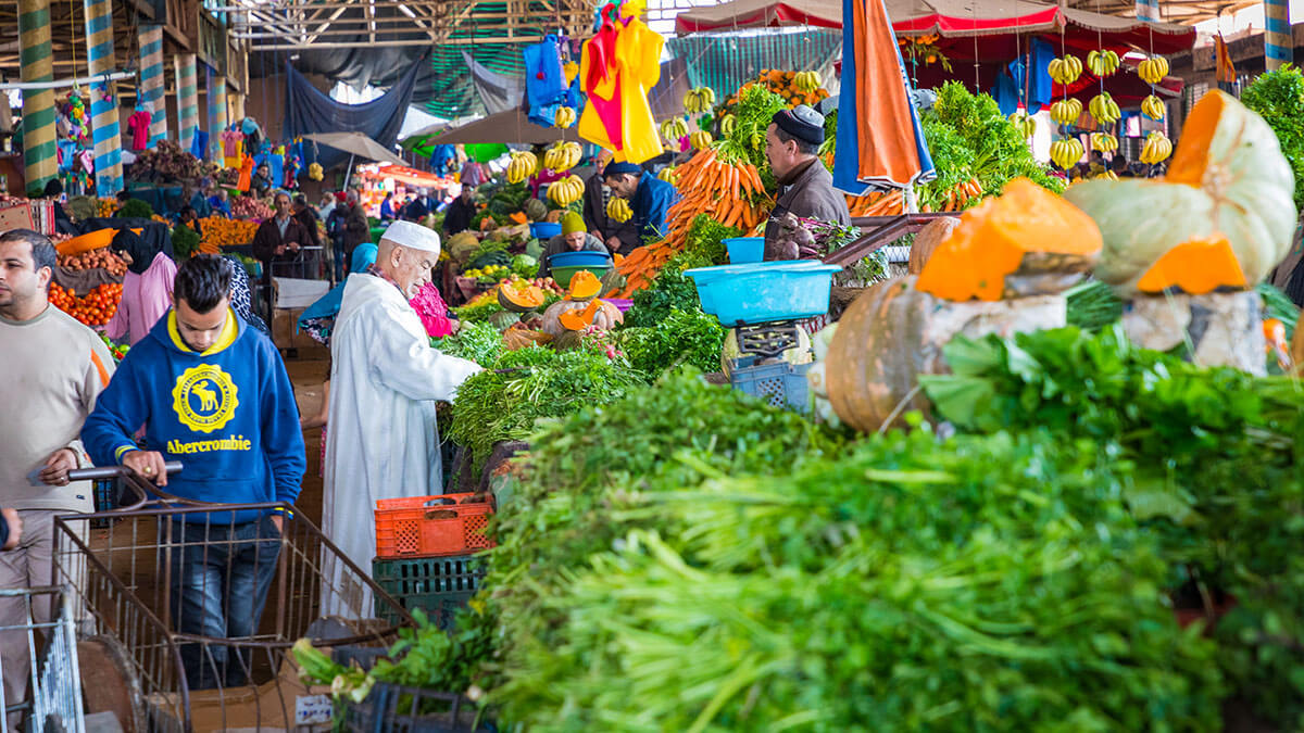 Puestos de frutas en mercados marroquíes - <a  data-cke-saved-href="https://depositphotos.com/es/?/" href="https://depositphotos.com/es/?/">Depositphotos</a>