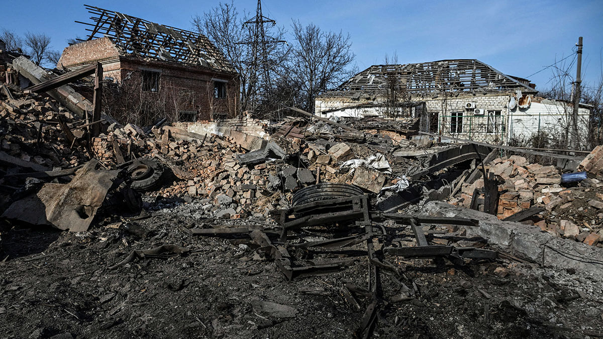 Una vista de los edificios residenciales destruidos por los ataques militares rusos en la ciudad de Orikhiv, en la línea del frente, en medio del ataque de Rusia a Ucrania, en la región de Zaporizhia, Ucrania, el 12 de febrero de 2025 - PHOTO/REUTERS