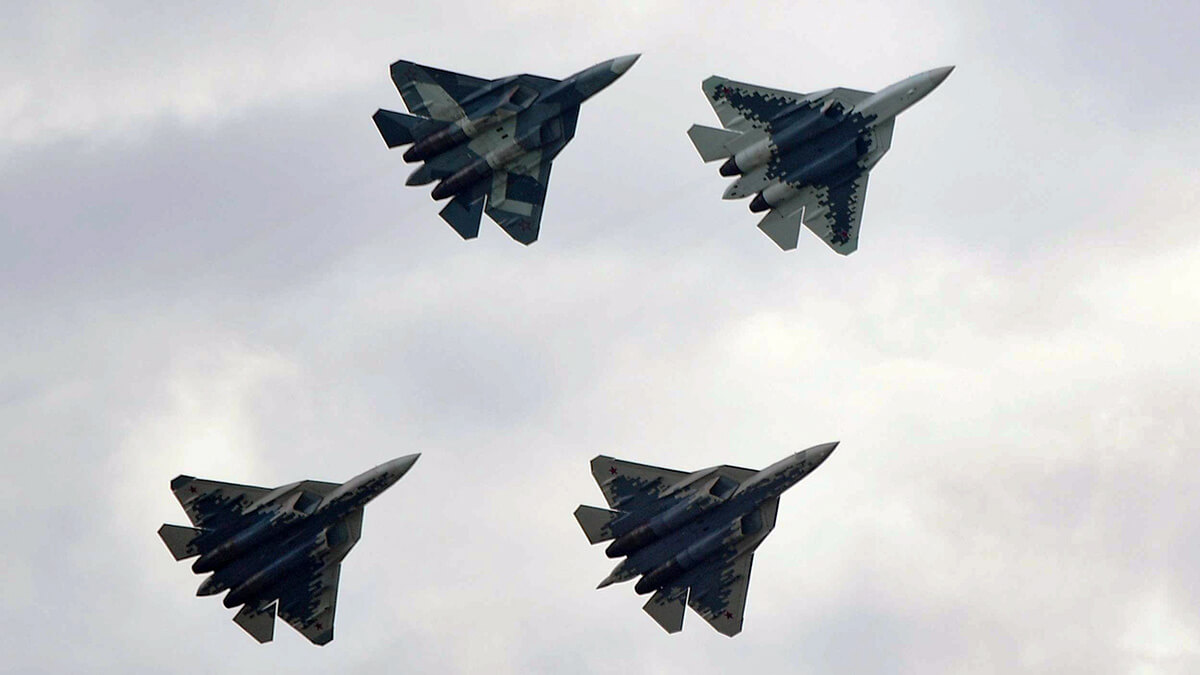 <p>Los aviones de combate Sukhoi Su-57 se presentan en el espectáculo aéreo MAKS 2019 en Zhukovsky, en las afueras de Moscú, Rusia, el 27 de agosto de 2019 - SPUTNIK/ ALEKSEY NIKOLSKYI via REUTERS</p>