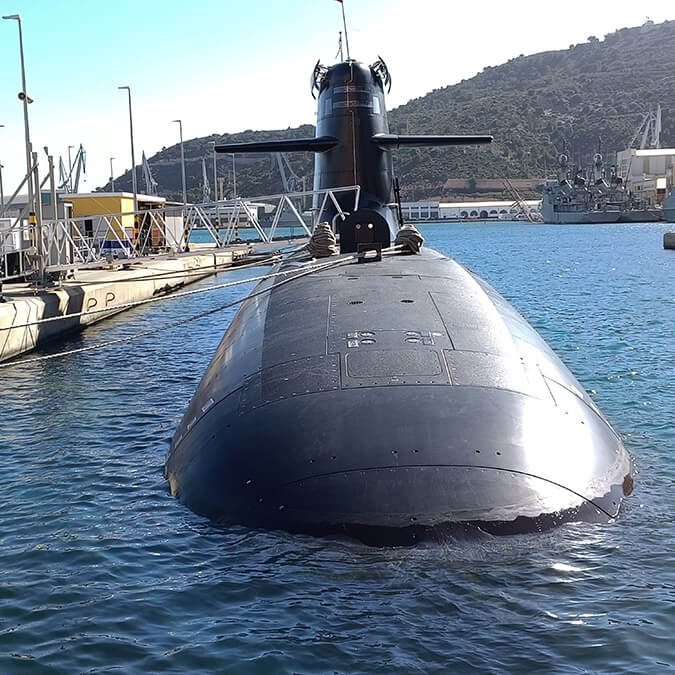 El comandante y la dotación tienen que demostrar en breves fechas que han logrado la integración humana con la máquina y que saben hacer realidad lo que la Armada quiere que haga el submarino - PHOTO/JPons