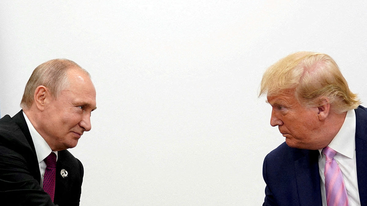 <p>El presidente estadounidense Donald Trump y el presidente ruso Vladimir Putin en una reunión bilateral en la cumbre del G20 en Osaka en junio de 2019 - REUTERS/ KEVIN LAMARQUE<br />
</p>