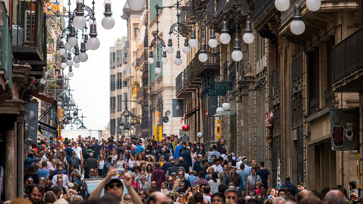 La Comunidad de Madrid y Cataluña congregaron a más de 90.000 ciudadanos de los 237.000 nacionalizados desde 2028 - <a data-cke-saved-href="https://depositphotos.com/es/?/" href="https://depositphotos.com/es/?/">Depositphotos</a>