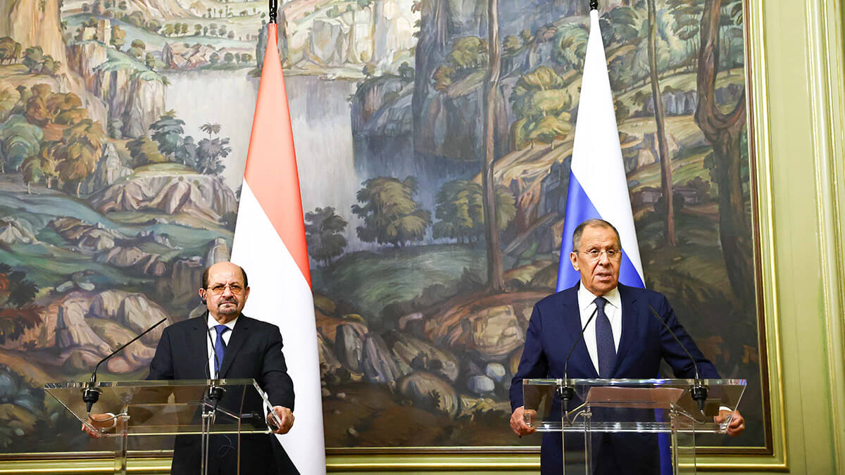 <p>El ministro de Asuntos Exteriores de Rusia, Sergei Lavrov, y el ministro de Asuntos Exteriores de Yemen, Shaya Al-Zindani, asisten a una conferencia de prensa después de su reunión en Moscú, Rusia, el 27 de agosto de 2024 - REUTERS/EVGENIA NOVOZHENINA </p>