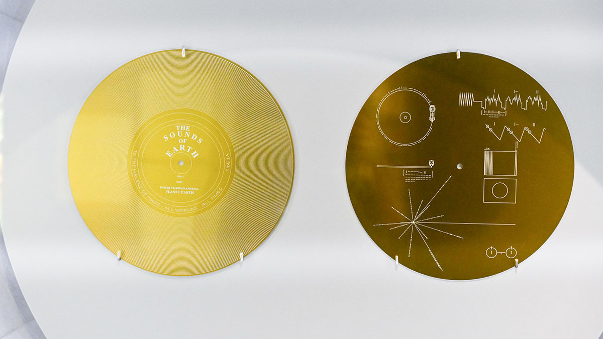 <p>Reproducción de los discos de oro de las sondas Voyager - PHOTO/ Fundación "la Caixa"</p>

