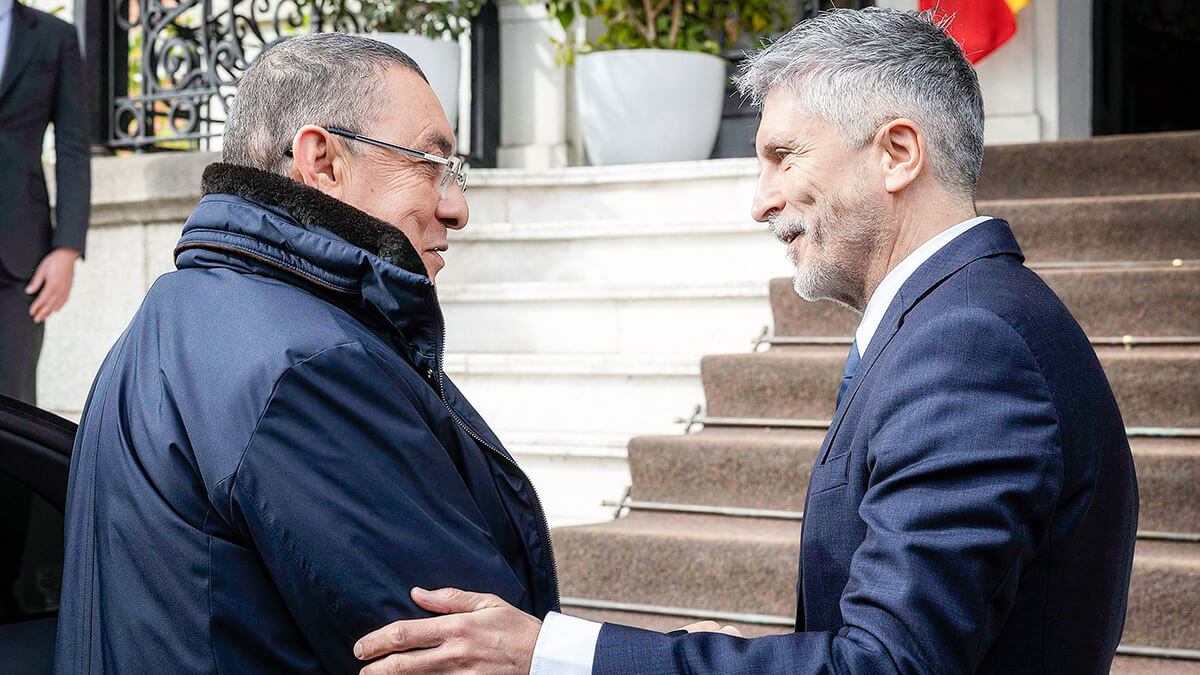 Fernando Grande-Marlaska, ministro del Interior de España junto a Ibrahim Merad, ministro del Interior y del Gobierno Local de Argelia - PHOTO/ MINISTERIO DEL INTERIOR
