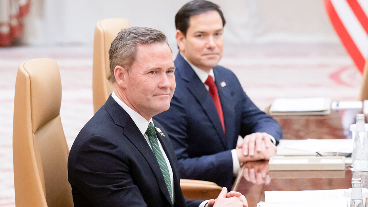 El secretario de Estado de Estados Unidos, Marco Rubio, y el asesor de seguridad nacional de Estados Unidos, Mike Waltz, se reúnen con funcionarios ucranianos en Arabia Saudí, el 11 de marzo de 2025 - PHOTO/ SAUL LOEB via. REUTERS