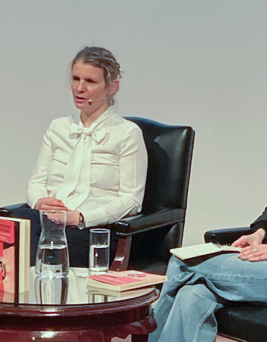 <p>Małgorzata Nocuń presenta su obra El amor ha sido mi única culpa</p>