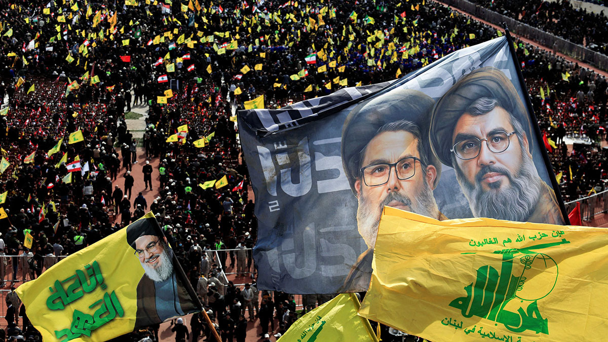 Ceremonia fúnebre pública por los difuntos líderes de Hezbolá, Hassan Nasrallah y Hashem Safieddine, quienes murieron en ataques aéreos israelíes el año pasado, en el Estadio de la Ciudad Deportiva Camille Chamoun, en las afueras de Beirut, Líbano, el 23 de febrero de 2025 - REUTERS/ THAIER AL-SUDANI