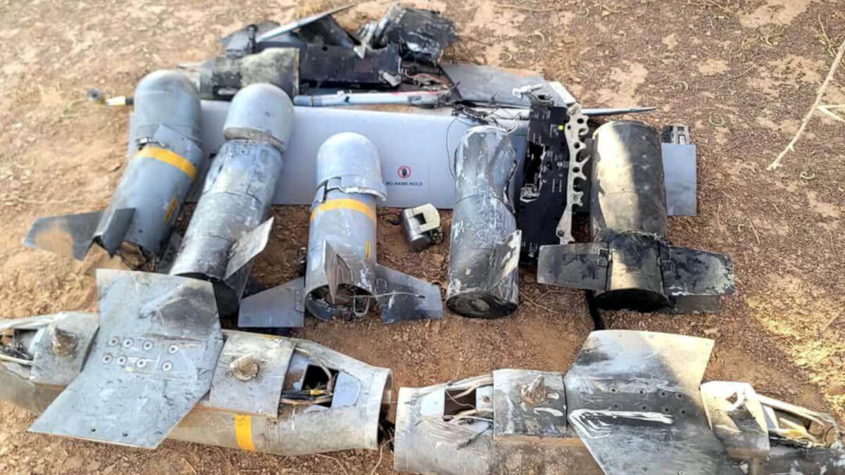 Dron Bayraktar de origen turco derribado en territorio argelino en la madrugada del 1 de abril de 2025 - PHOTO/@Real_lyban