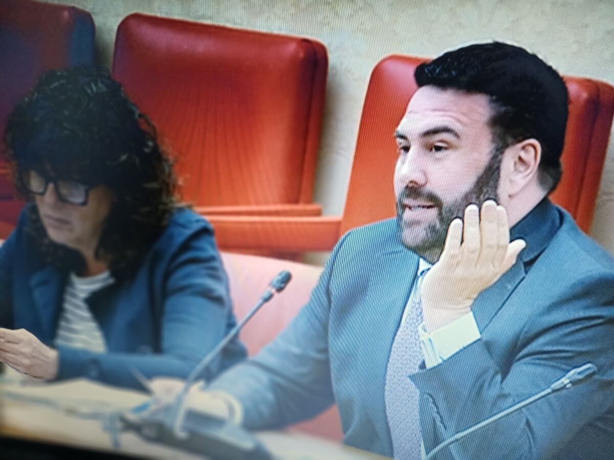 Jon Iñarritu (EHB) y Teresa Jordà i Roura (ERC) expresaron su disgusto por recibir un informe de 2023 con cuatro días de antelación - PHOTO/Congreso de los Diputados-JPons