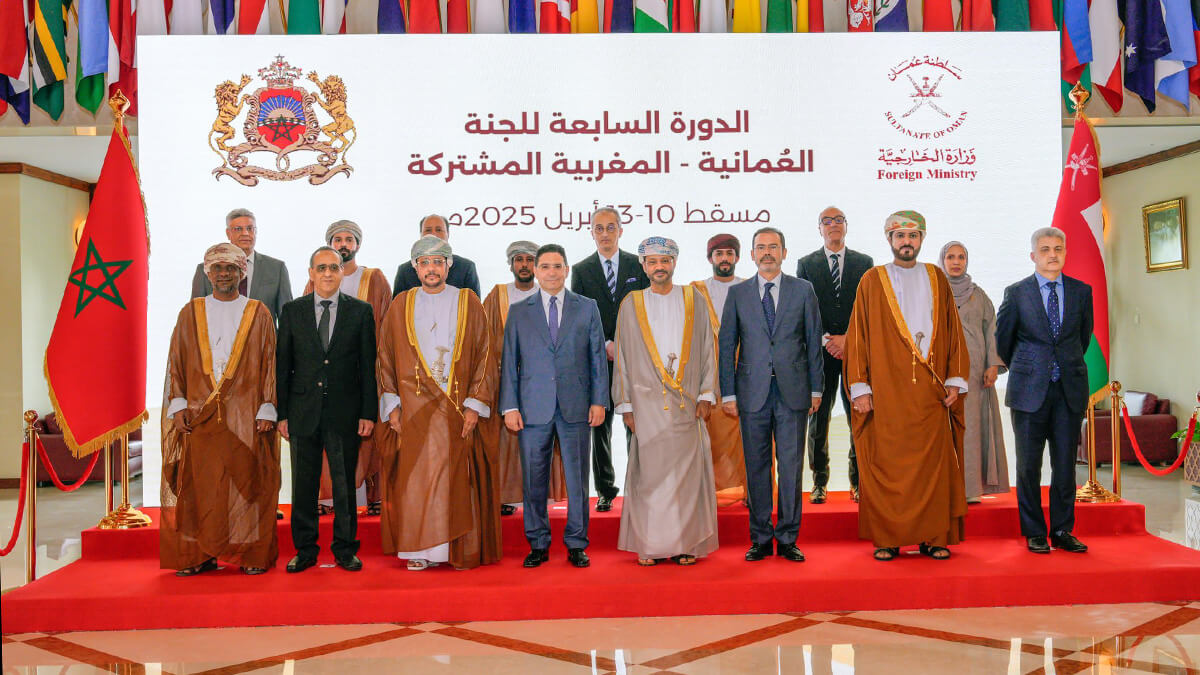 Foto de familia de los representantes omaníes y marroquíes durante la séptima comisión mixta entre ambos países - PHOTO/ @FMofOman
