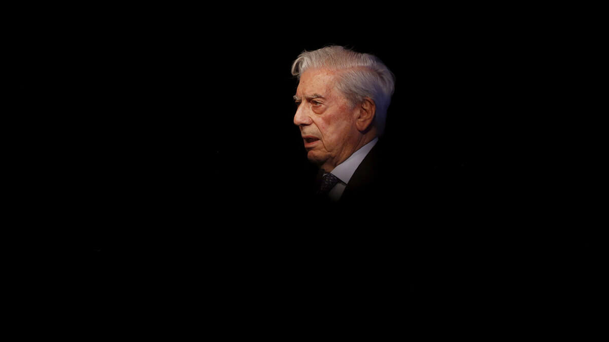 Mario Vargas Llosa, escritor peruano y ganador del Premio Nobel de Literatura 2010, habla durante un seminario como parte de las celebraciones de su 80 cumpleaños en Madrid, España, el 29 de marzo de 2016 - REUTERS/SUSANA VERA