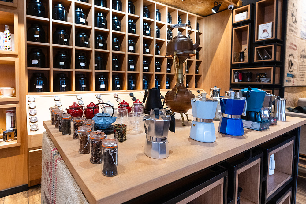 Interior de Omeza Coffee Gallery - ATALAYAR/GUILLERMO LÓPEZ