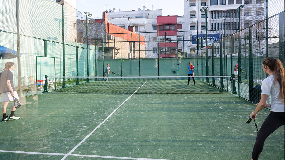 Pistas de padel del Club Deportivo M'Sallah Garden en el centro de Tánger - ATALAYAR/GUILLERMO LÓPEZ