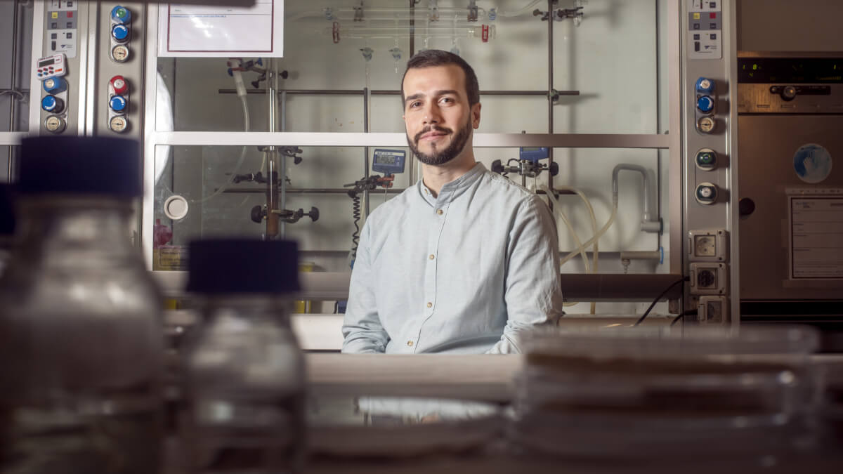 Salvio Suárez, investigador del Instituto Catalán de Nanociencia y Nanotecnología (ICN2). © Fundación ”la Caixa”