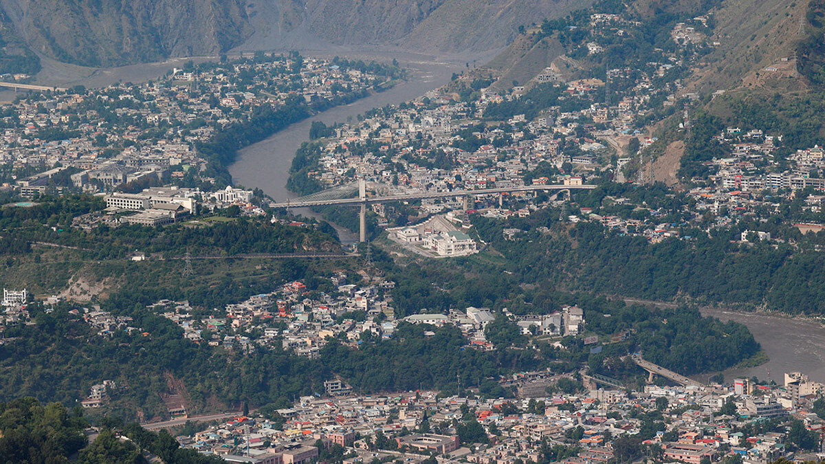 <p>Vista general de Muzaffarabad, en la Cachemira administrada por Pakistán, 3 de mayo de 2025 - REUTERS/AKHTAR SOOMRO </p>