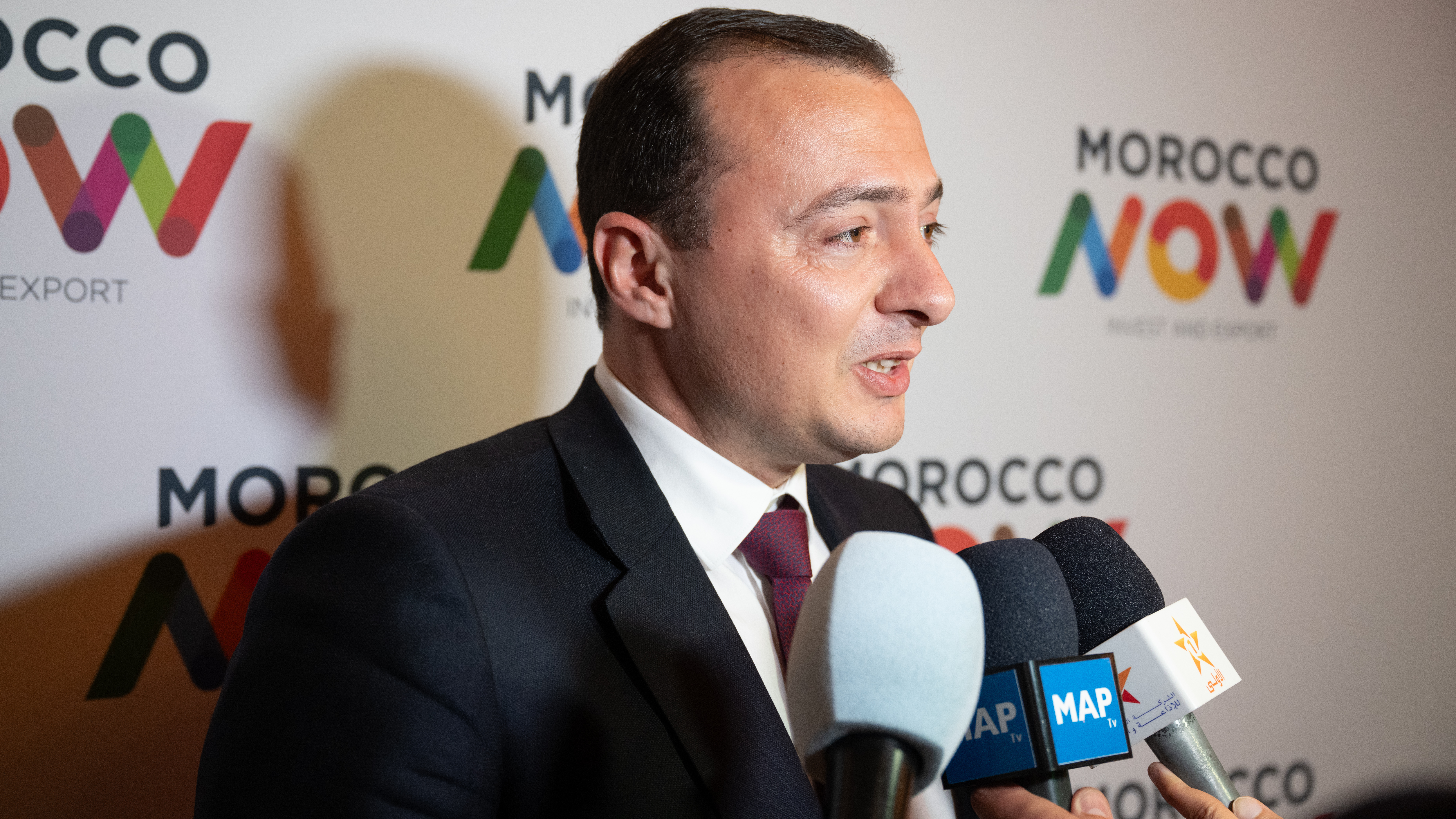 Ali Seddiki, director general de AMDIE, atiende a los medios de comunicación al concluir el foro - ATALAYAR/GUILLERMO LÓPEZ