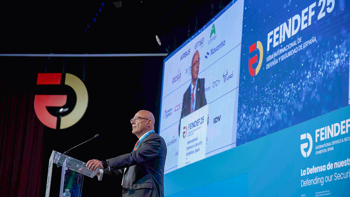 El presidente de la Fundación FEINDEF, Ángel Olivares, y los presidentes de TEDAE, Ricardo Martí Fluxá, Gerardo Sánchez Revenga, fueron los únicos intervinientes en el acto que daba paso oficial a FEINDEF 2025 - PHOTO/FEINDEF