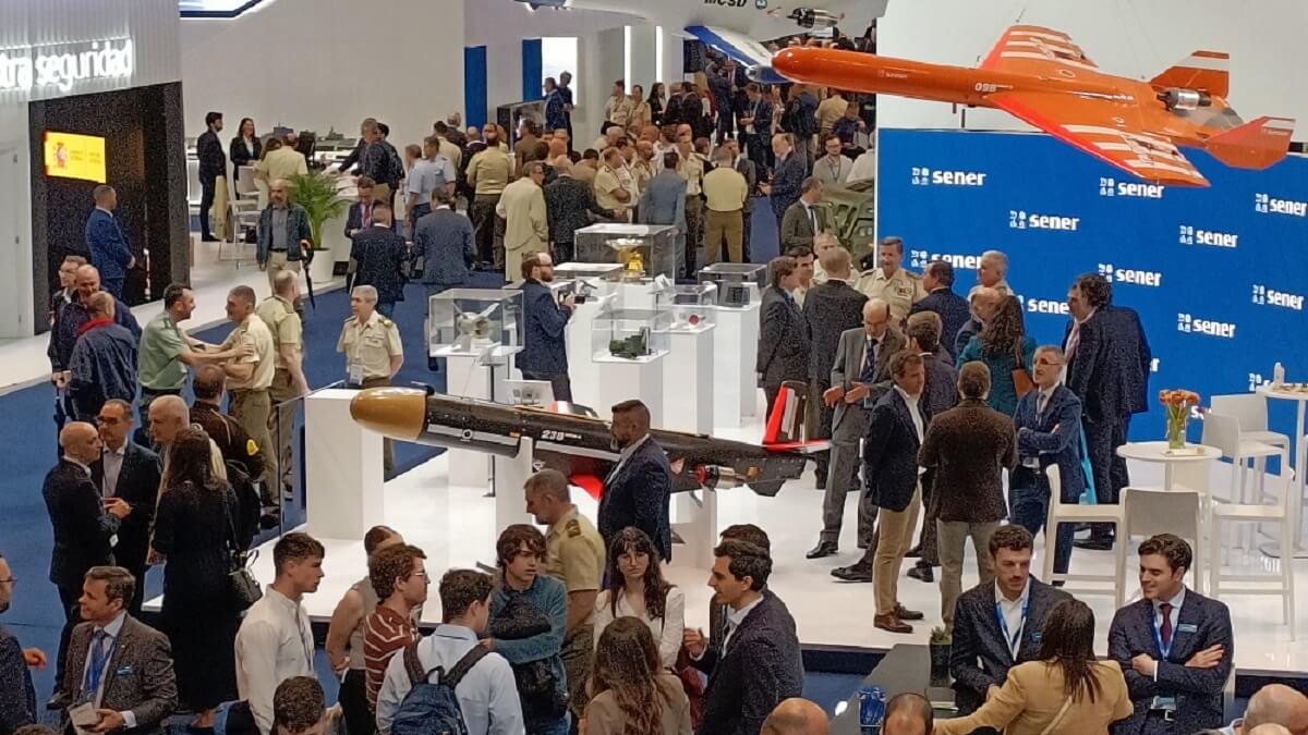 El éxito de FEINDEF 25 ha superado con creces las expectativas más optimistas de sus organizadores. La Feria la han visitado más de 44.000 profesionales de los cinco continentes - PHOTO/JPons