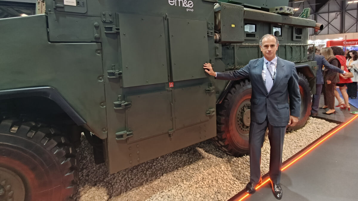 La gran apuesta del grupo Escribano es su vehículo de combate sobre ruedas Ferox, un 6x6 que, para el general González-Valerio, asesor de la compañía, es un salto cualitativo en movilidad táctica, protección y potencia de fuego - PHOTO/JPons