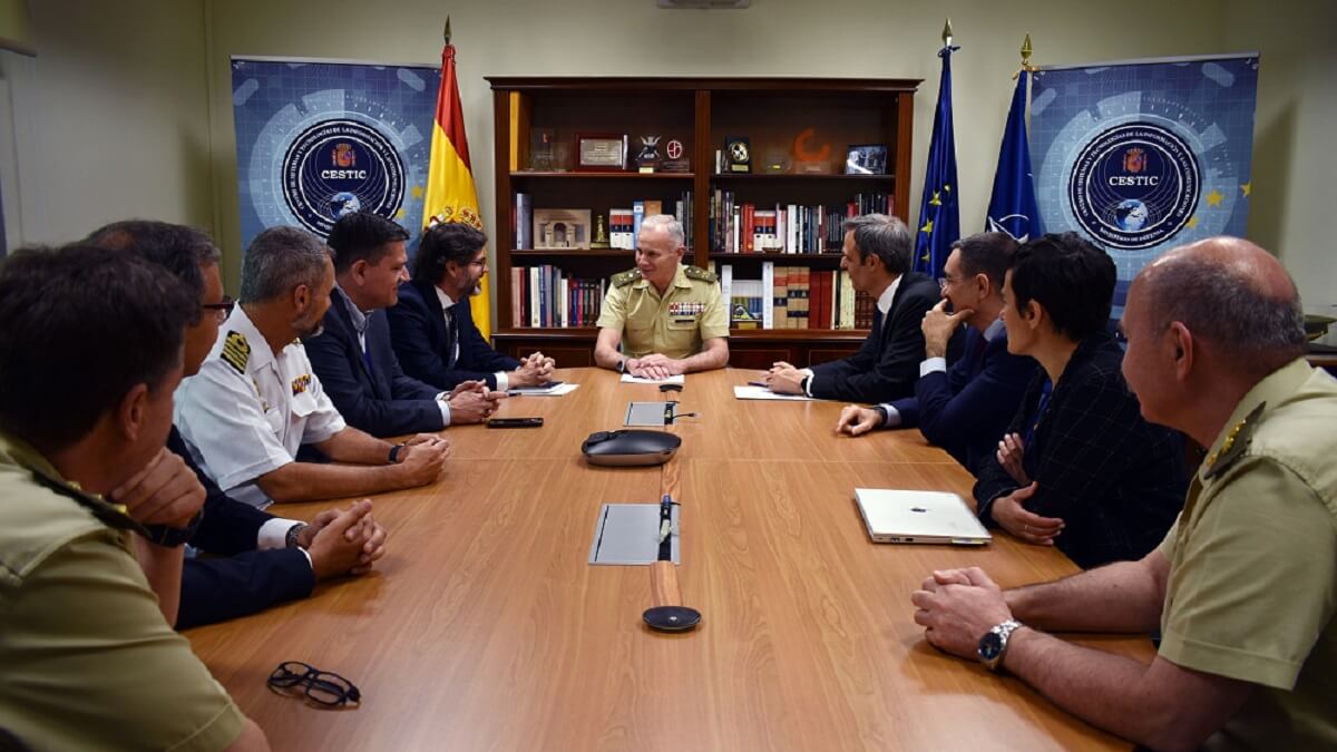 Firma del acuerdo entre CESTIC e Indra Group