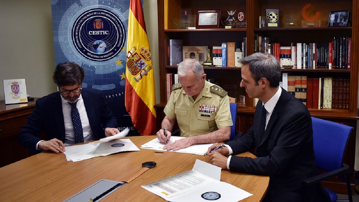 Firma del acuerdo entre CESTIC e Indra Group