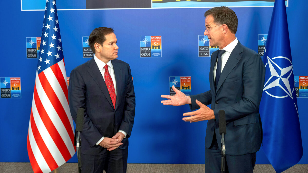 6 Rutte y el secretario de Estado Marco Rubio tuvieron ocasión de profundizar en el contenido de la cumbre de La Haya con ocasión de la reunión informal de ministros de Exteriores celebrada en Turquía a mediados de mayo -PHOTO/NATO