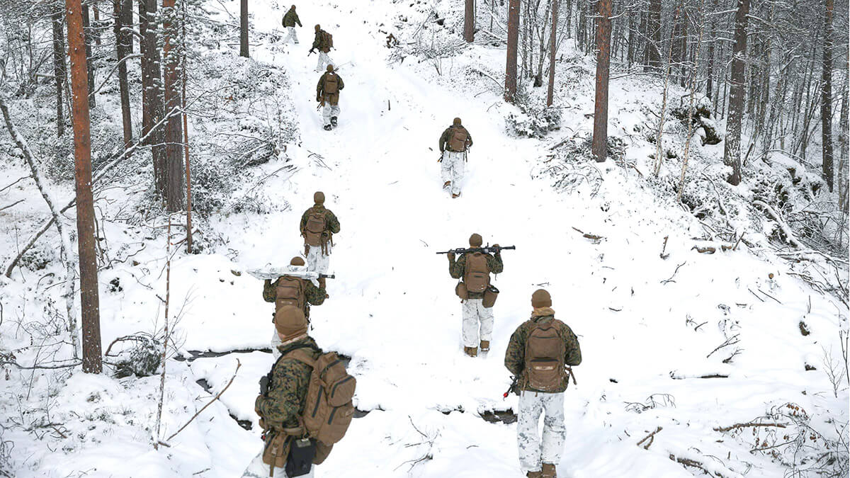 <p>Marines estadounidenses en un simulacro militar en la localidad noruega de Setermoen - REUTERS/STOYAN NENOV </p>