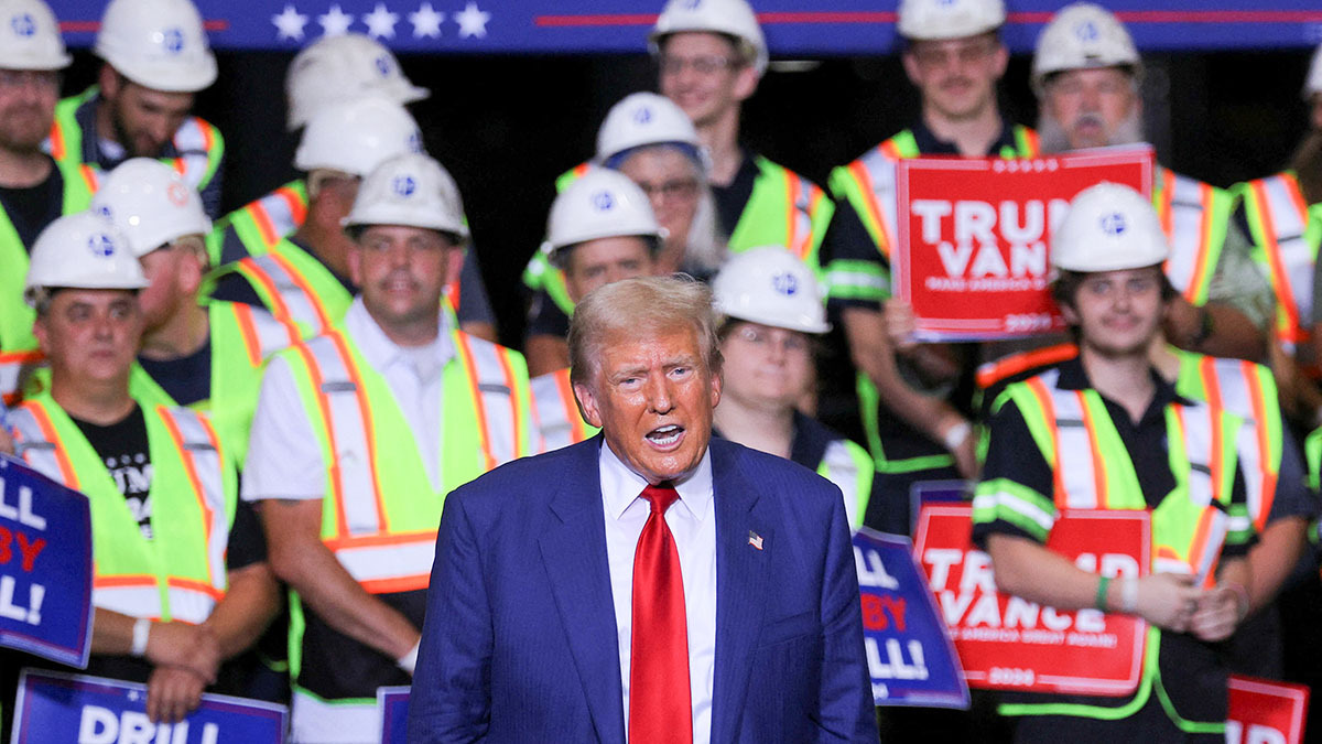 Donald Trump habla durante una visita a la planta de fabricación de acero Alro en Potterville, Michigan, EE. UU., el 29 de agosto de 202 - REUTERS/ BRIAN SNYDER