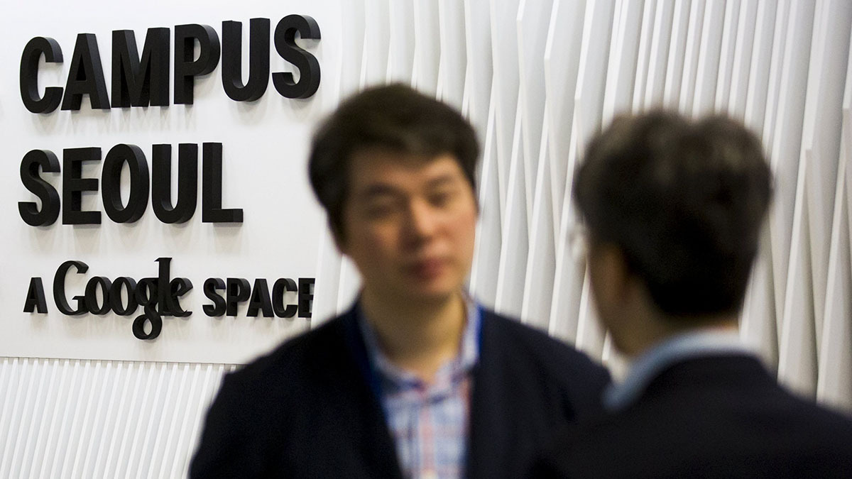 <p>Campus de Google para startups en el distrito de Gangnam, Seúl - REUTERS/ THOMAS PETER </p>