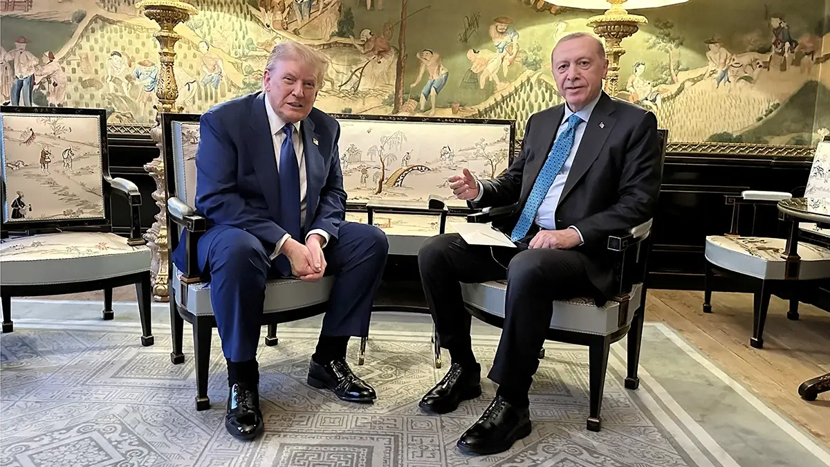 <p>El presidente turco, Tayyip Erdogan, se reúne con el presidente estadounidense, Donald Trump, en el marco de una cumbre de la OTAN en La Haya, Países Bajos, el 24 de junio de 2025 - PHOTO/ Oficina de Prensa Presidencial Turca vía REUTERS</p>