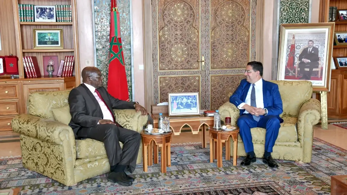 El expresidente del país y líder del partido MK, Jacob Zuma, junto al ministro de Asuntos Exteriores, Cooperación Africana y Marroquíes Residentes en el Extranjero, Nasser Bourita - PHOTO/X/MAROC DIPLOMATIE