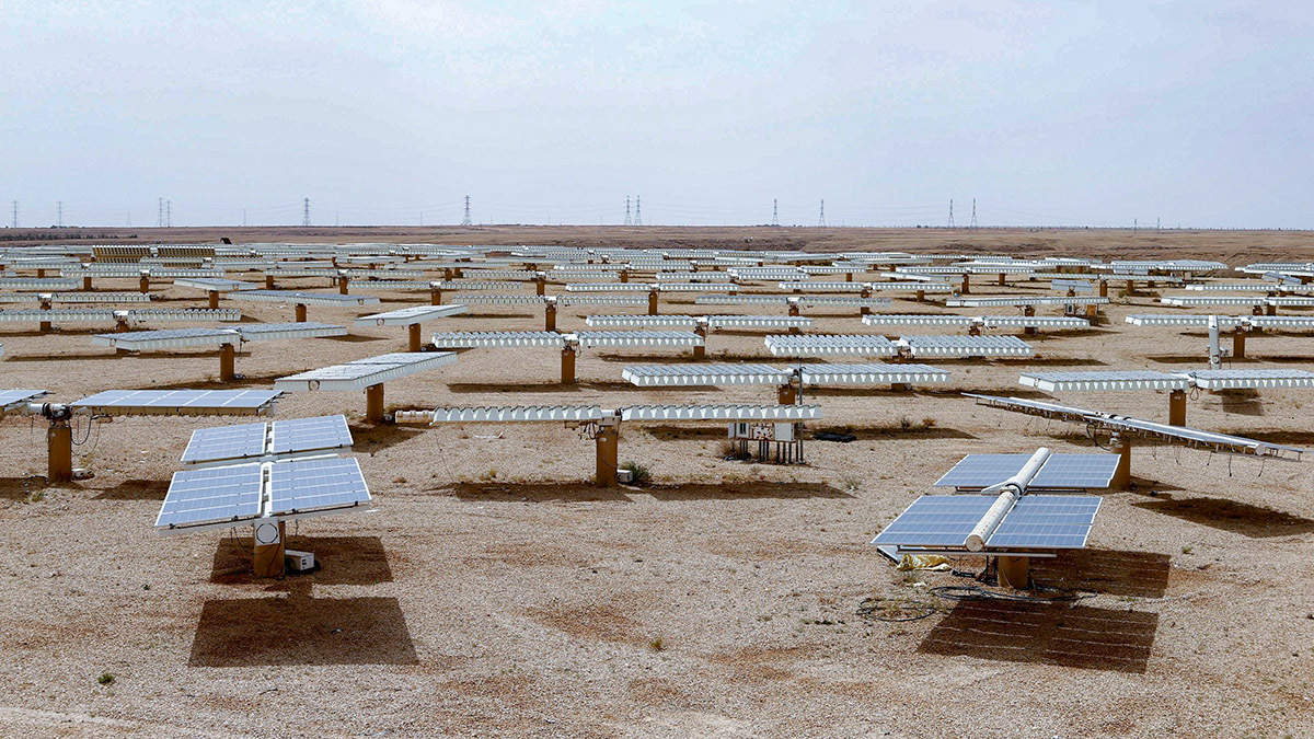 <p>Planta solar saudí en Uyayna, al norte de Riad, Arabia Saudí - REUTERS/ FAISAL AL-NASSER </p>