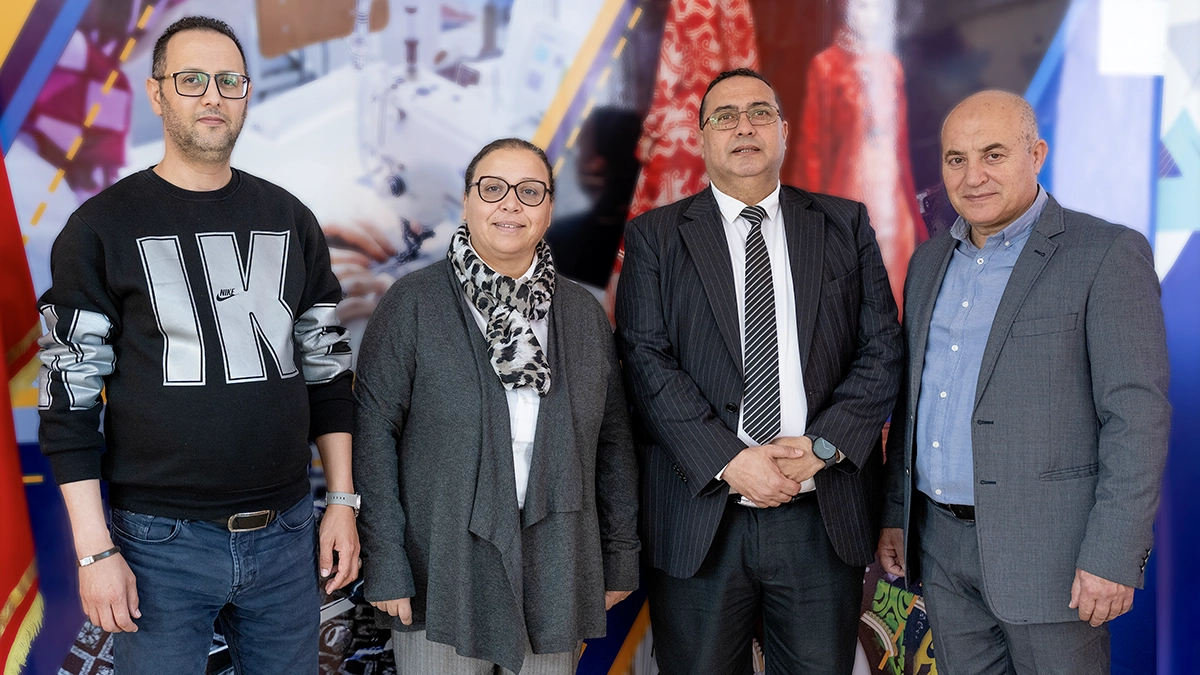 <p>Yassine Arroud, junto a algunos miembros de su equipo del AMITH - ATALAYAR/GUILLERMO LÓPEZ </p>