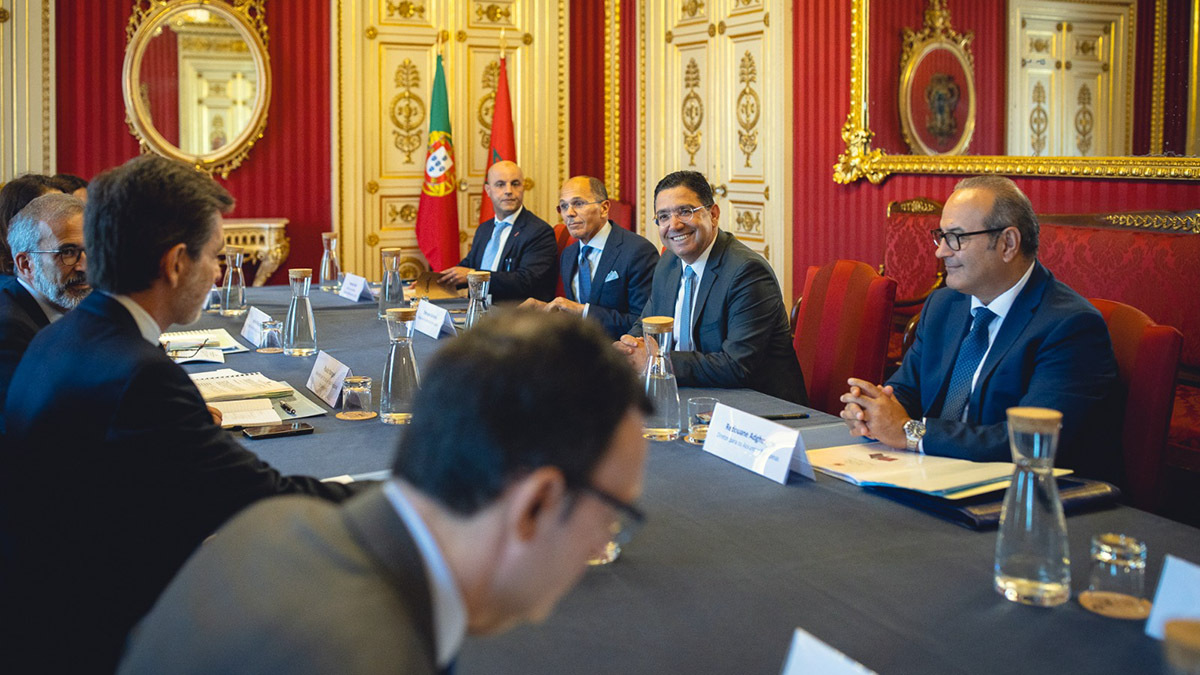 Nasser Bourita, ministro de Asuntos Exteriores, Cooperación Africana y Marroquíes Residentes en Extranjero, junto a su equipo durante los encuentros bilaterales del 22 de julio de 2025 - PHOTO/X/MAROC DIPLOMATIE
