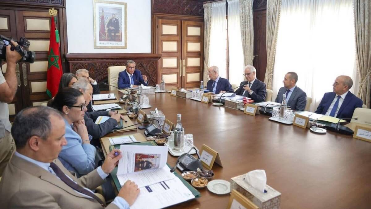 Fátima Zahra Mansouri en reunión de equipo de Gobierno con Aziz Akhannouch