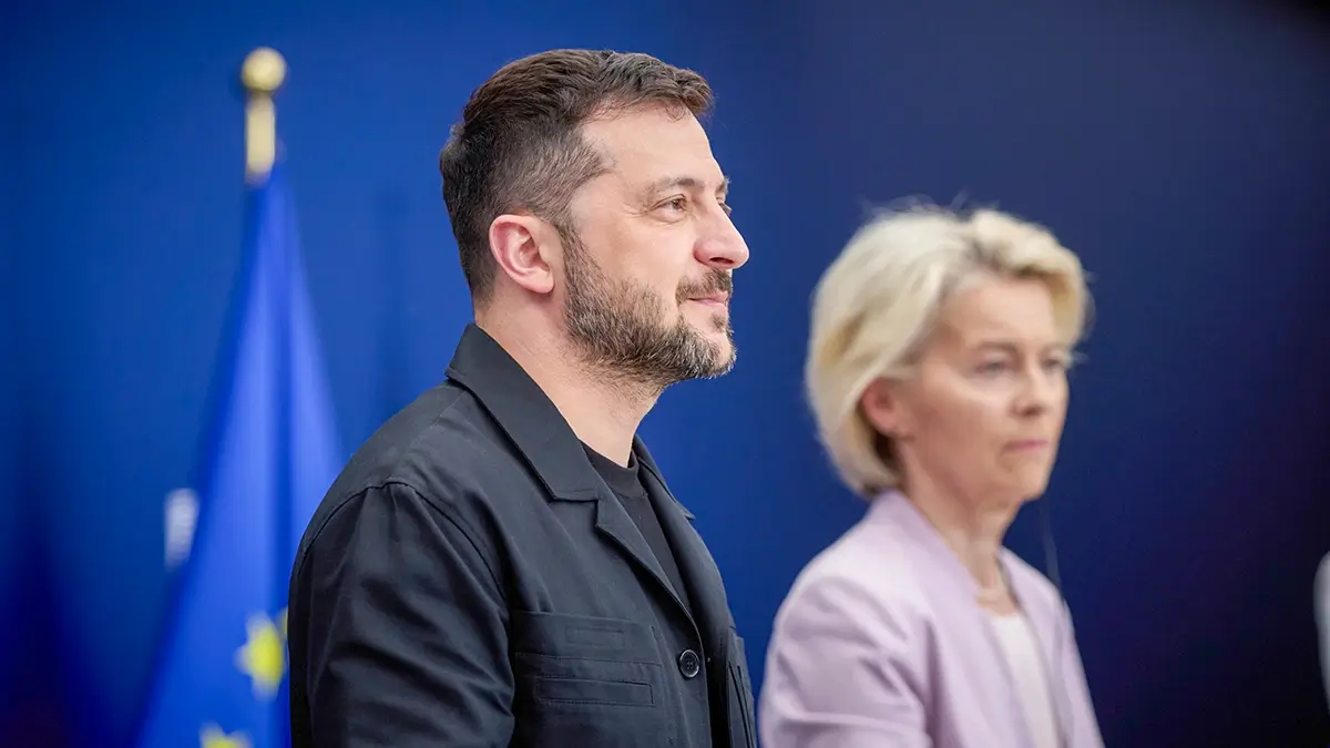 Volodimir Zelensky, presidente de Ucrania, junto a la presidenta de la Comisión Europea, Úrsula von der Leyen - PHOTO/PRESIDENCIA DE UCRANIA