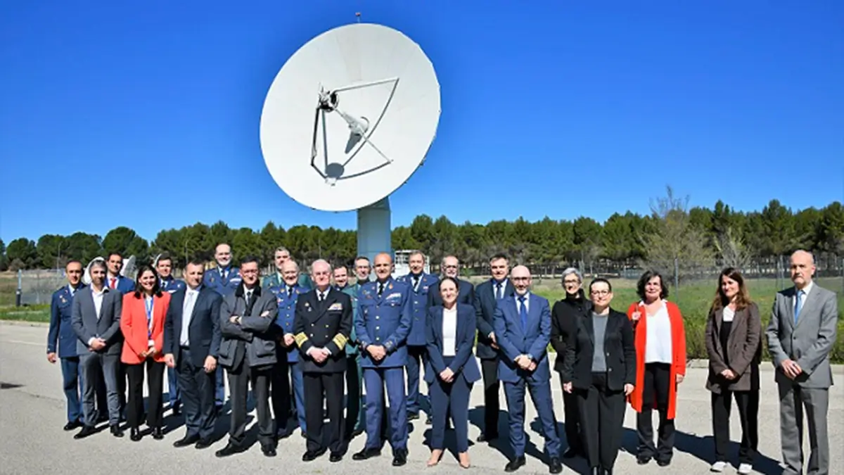 El Consejo Nacional de Seguridad Aeroespacial es el órgano que asiste al presidente del Gobierno en la dirección de la política de seguridad aeroespacial. La imagen muestra a sus miembros en la sede del INTA en Torrejón - PHOTO/DSN