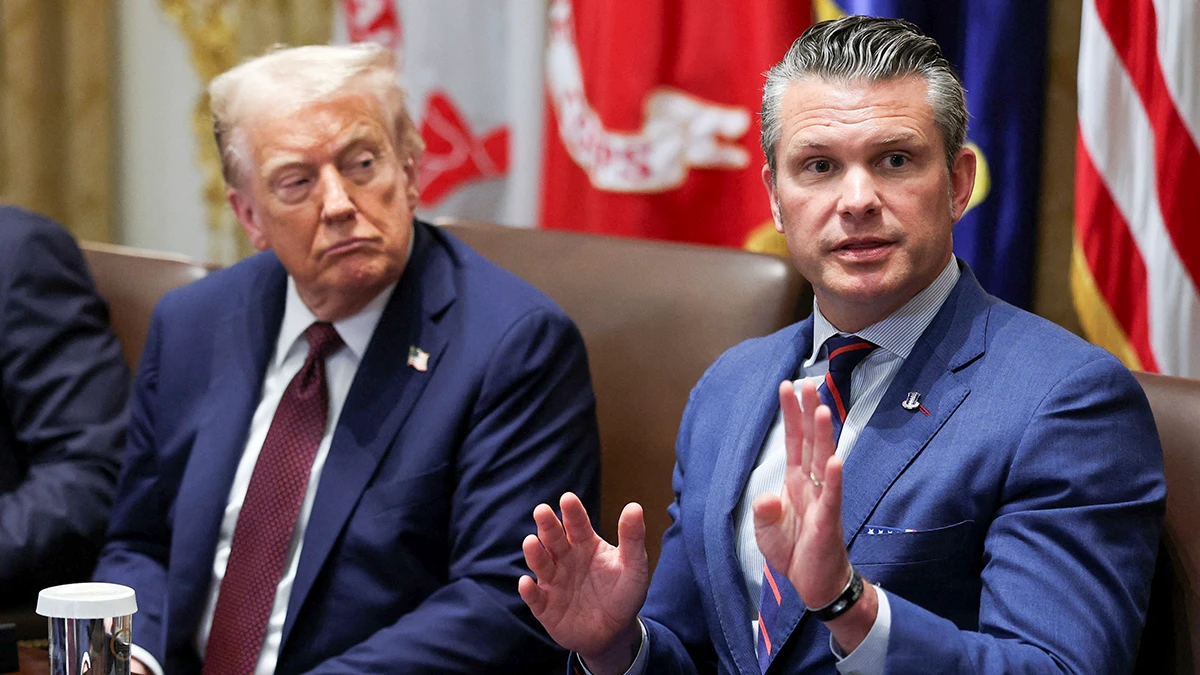 <p>El presidente de EE. UU., Donald Trump, el secretario de Estado, Marco Rubio, el secretario del Interior, Doug Burgum, y el secretario de Salud y Servicios Humanos (HHS), Robert F. Kennedy, Jr., asisten a una reunión de gabinete en la Casa Blanca en Washington, DC, EE. UU., el 26 de agosto de 2025 - REUTERS/ JONATHAN ERNST</p>
