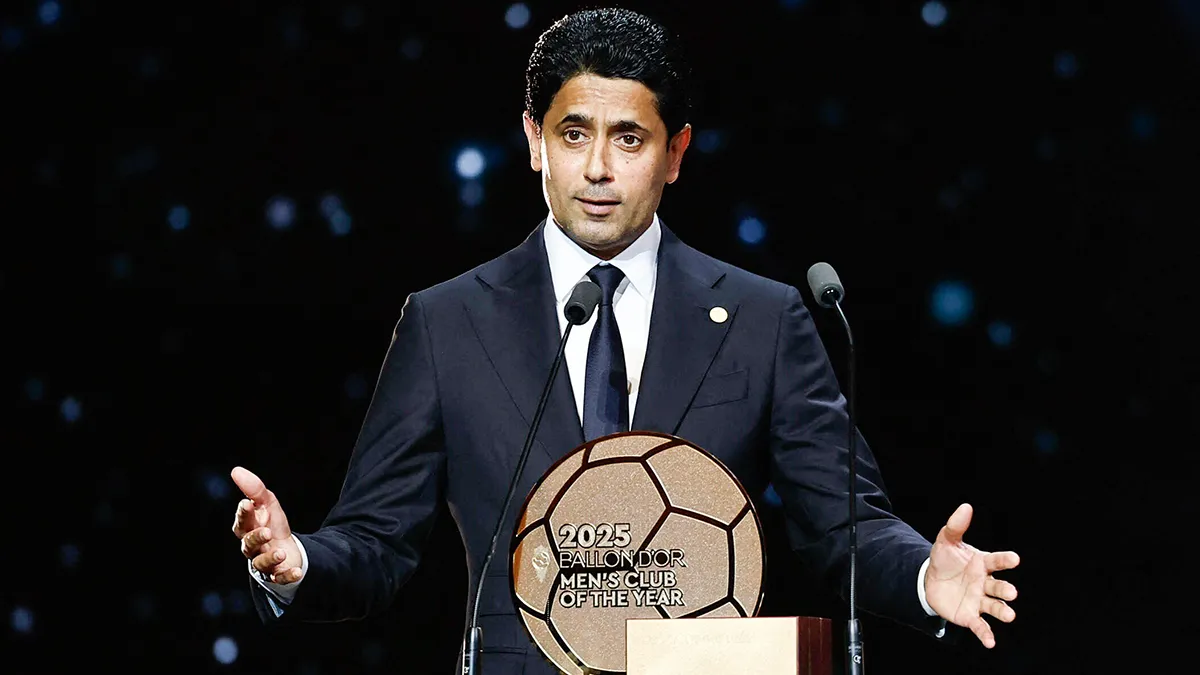 <p>Nasser Al-Khelaifi, pronuncia un discurso tras ganar el premio Balón de Oro 2025 al club masculino del año  - REUTERS/ BENOIT TESSIER</p>
