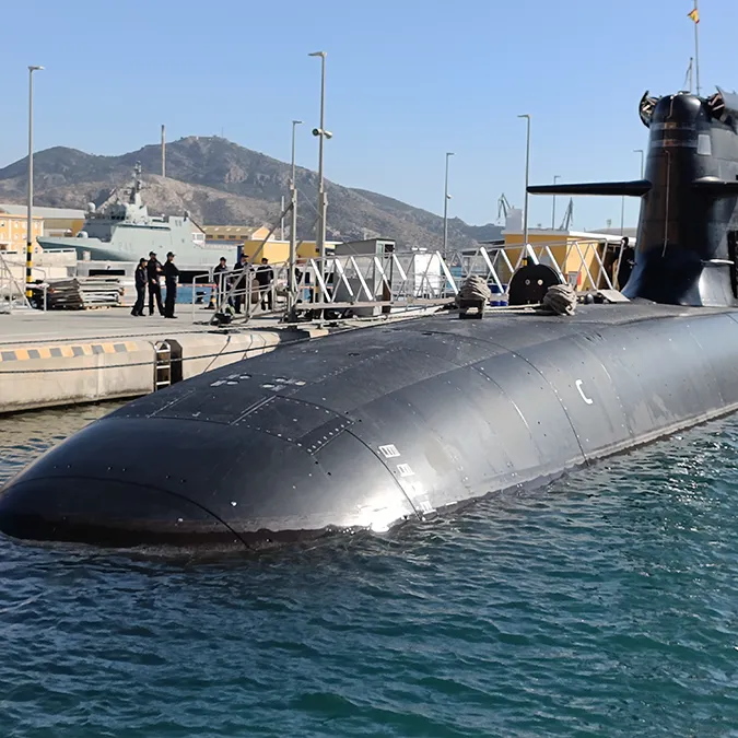 El arma submarina es la disuasión propiamente dicha, hasta el extremo de producir efectos simplemente con su sola presencia en la mar. El S-81, en imagen, es la primera unidad de la nueva de la nueva clase de sumergibles españoles - PHOTO/JPons