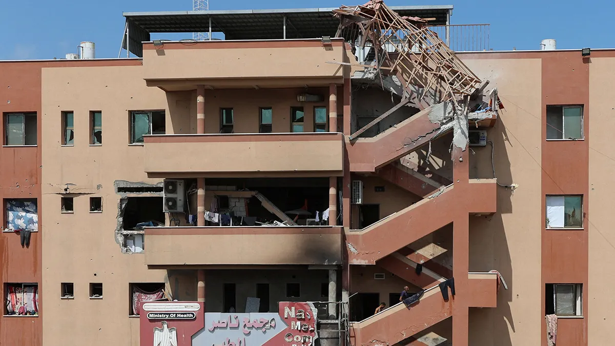 <p>Vista del lugar donde el camarógrafo de Reuters, Hussam al-Masri, fue asesinado durante un ataque israelí mientras grababa una transmisión de video en vivo en el Hospital Nasser, en Khan Younis, sur de la Franja de Gaza, el 8 de septiembre de 2025 - REUTERS/ RAMADAN ABED</p>
