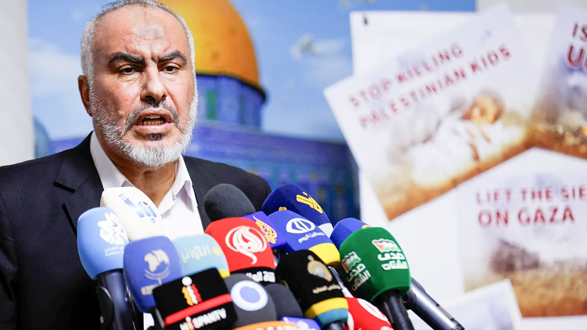 <p>Ghazi Hamad, miembro de la Oficina Política de Hamás, ofrece comentarios sobre el conflicto en curso entre Israel y Hamás, durante una conferencia de prensa en Beirut, Líbano, el 2 de noviembre de 2023 - REUTERS/ ALAA AL-MARJANI</p>
