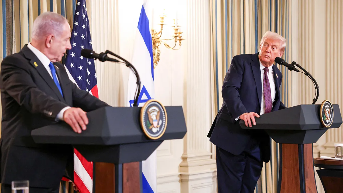 <p>El presidente de Estados Unidos, Donald Trump, y el primer ministro israelí, Benjamin Netanyahu, ofrecen una conferencia de prensa conjunta en el Comedor de Estado de la Casa Blanca, en Washington, DC, EE. UU., el 29 de septiembre de 2025 - REUTERS/ KEVIN LAMARQUE</p>
