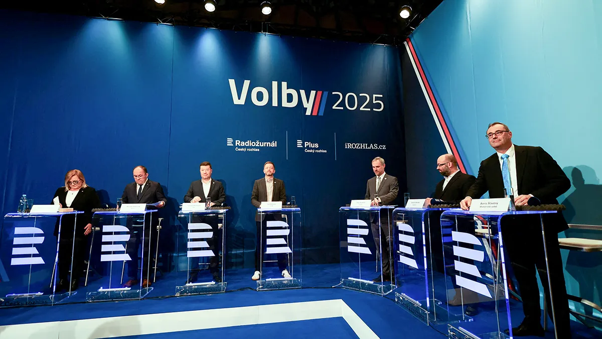 <p>Los líderes políticos se preparan para el último debate radial, antes de las elecciones parlamentarias del país en Praga, República Checa, el 3 de octubre de 2025 - REUTERS/ EVA KORINKOVA</p>
