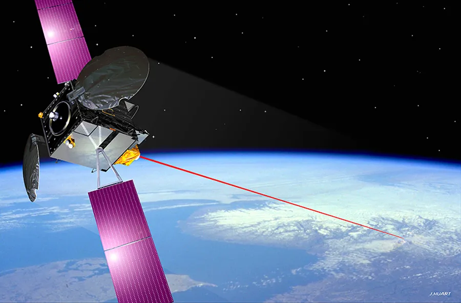 Instalado a bordo de un satélite de comunicaciones de Hispasat a 36.000 kilómetros, el instrumento principal GEO QKD es un láser pulsado, súper rápido y muy débil que dispara 500 millones de fotones por segundo - PHOTO/ESA