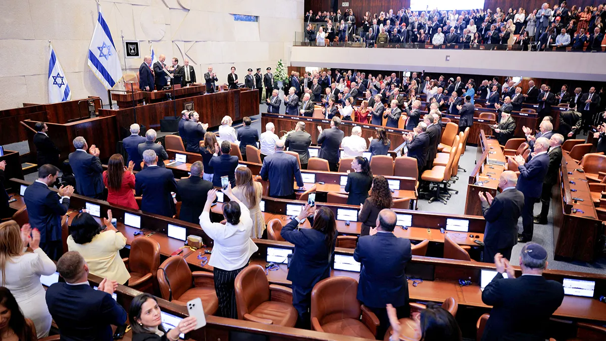 <p>Vista general del presidente estadounidense Donald Trump a su llegada a la Knéset, el 13 de octubre de 2025, en Jerusalén - Chip Somodevilla vía REUTERS</p>
